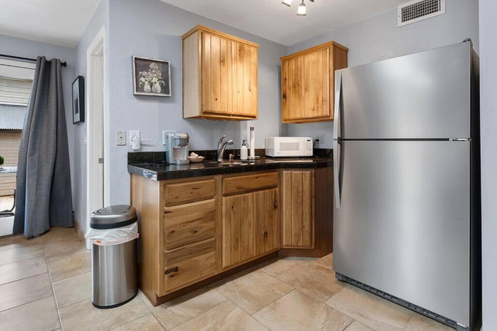 Luxury Cabin Oasis Getaway Heart Of Munds Park Esterno foto